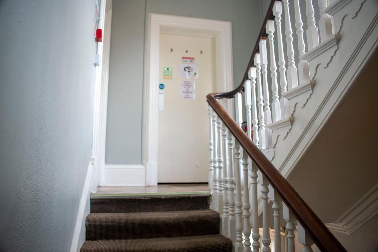 Paddy's Palace Hostel *